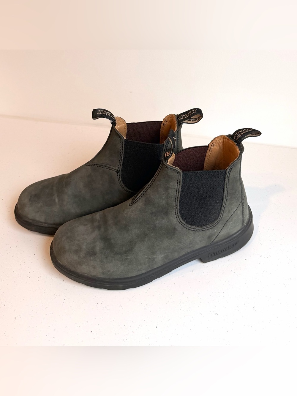 Authentic Blundstone Chelsea Boots-Ladies 4.5/Youth 3 - Picture 3 of 7